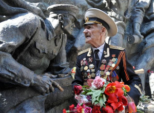 С наступающим днем победы