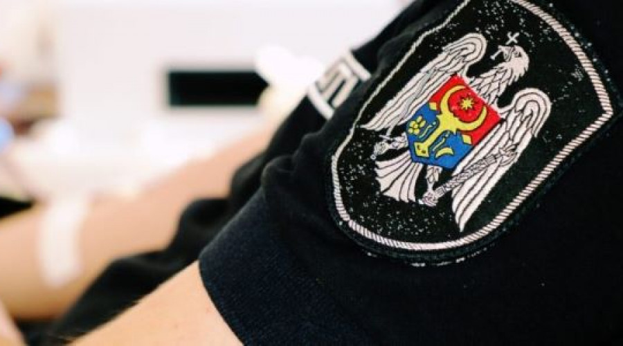 С  праздником уважаемая полиция.